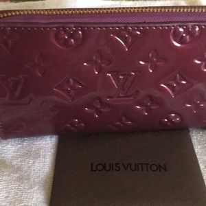 Louis Vuitton Zippy Wallet